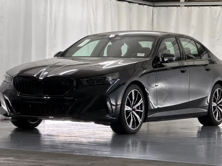 2025 Bmw 550e xDrive photo 1