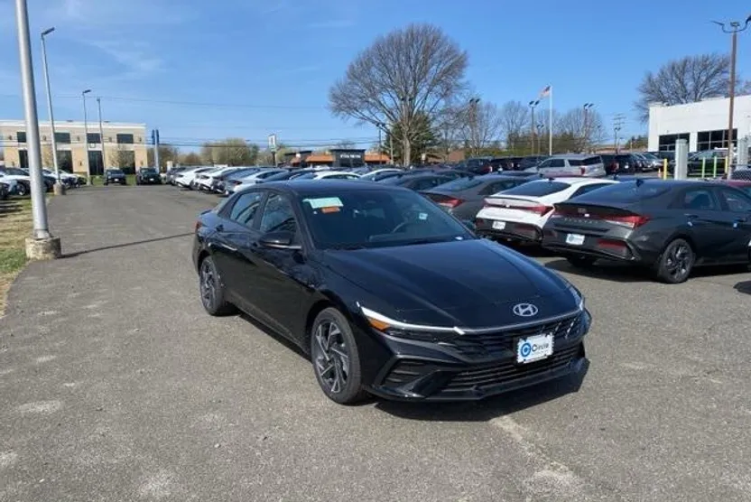 2025 Hyundai Elantra Hybrid SEL Sport photo 1