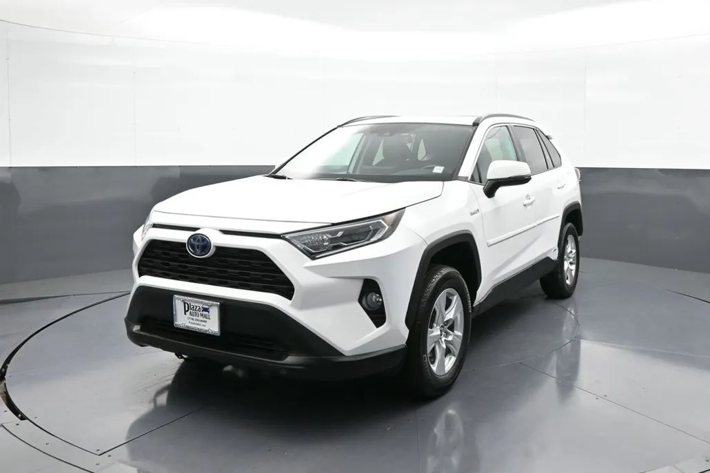2020 Toyota RAV4 Hybrid XLE photo 1