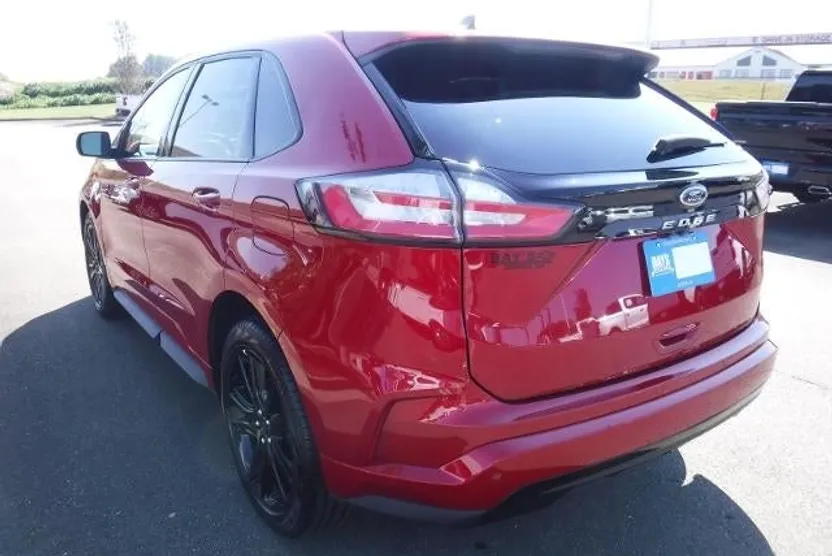 2024 Ford Edge SEL photo 1
