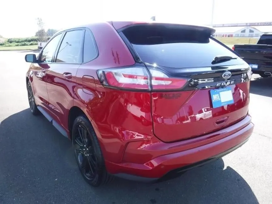 2024 Ford Edge SEL photo 1
