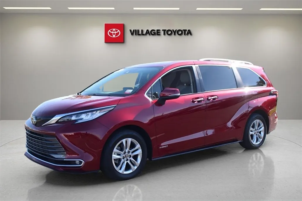 2021 Toyota Sienna Limited photo 1