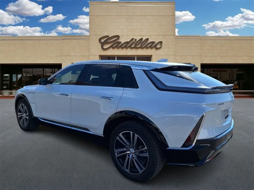 2025 Cadillac Lyriq Luxury photo 4