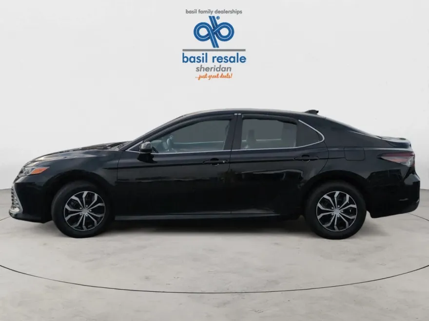 2022 Toyota Camry Hybrid LE SE photo 1