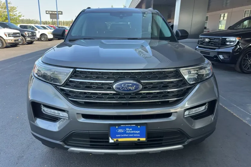 2024 Ford Explorer XLT photo 1