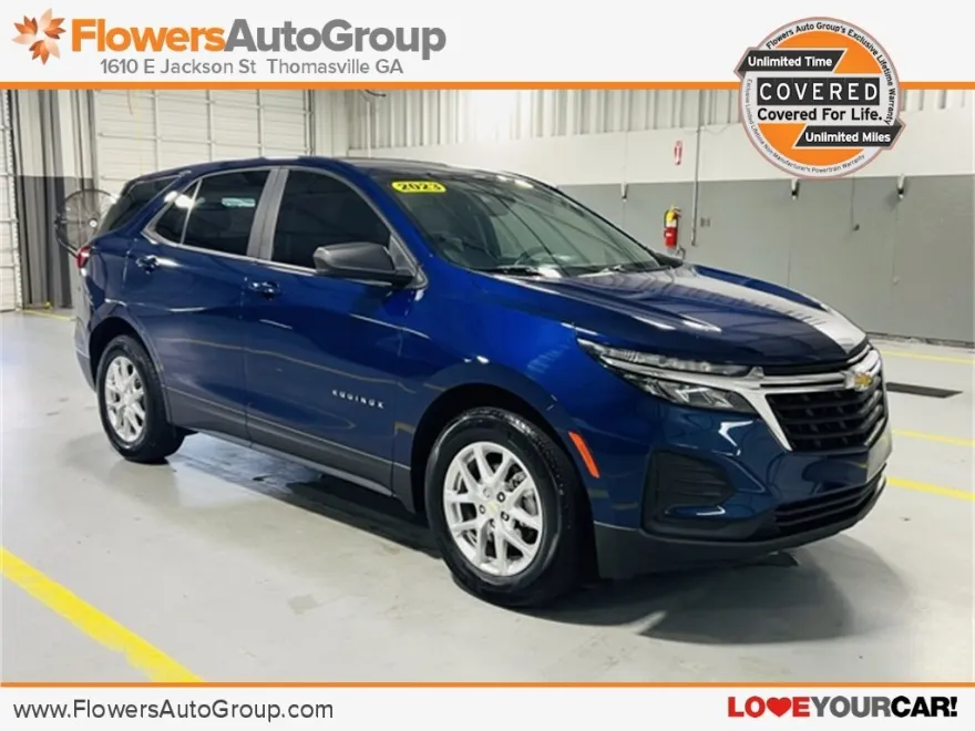 2023 Chevrolet Equinox LS photo 1
