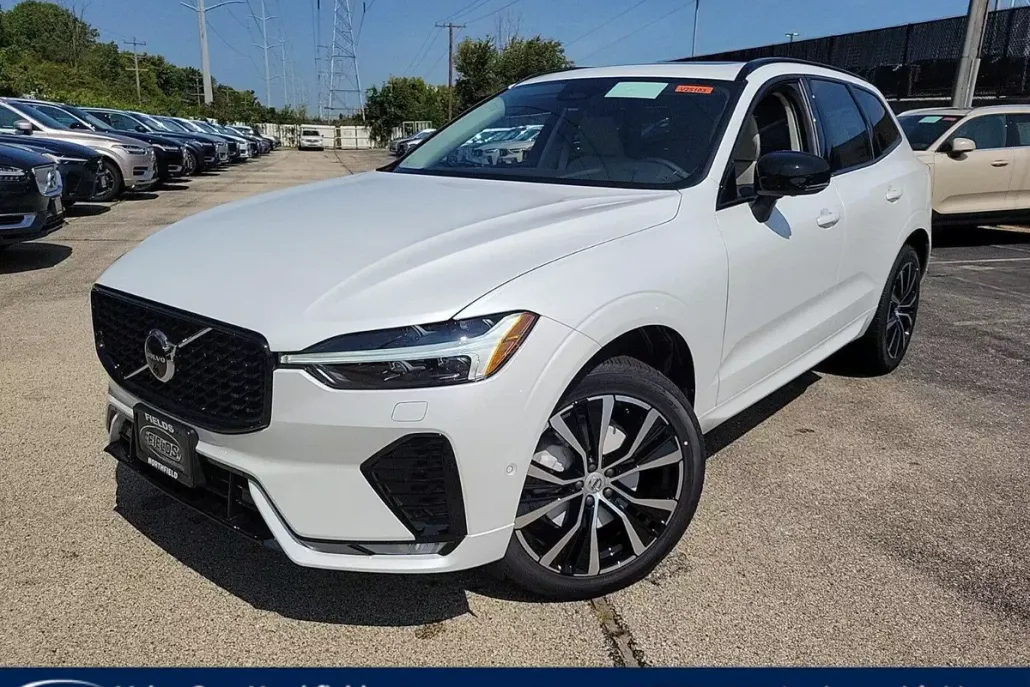 2025 Volvo XC60 B5 Plus photo 1