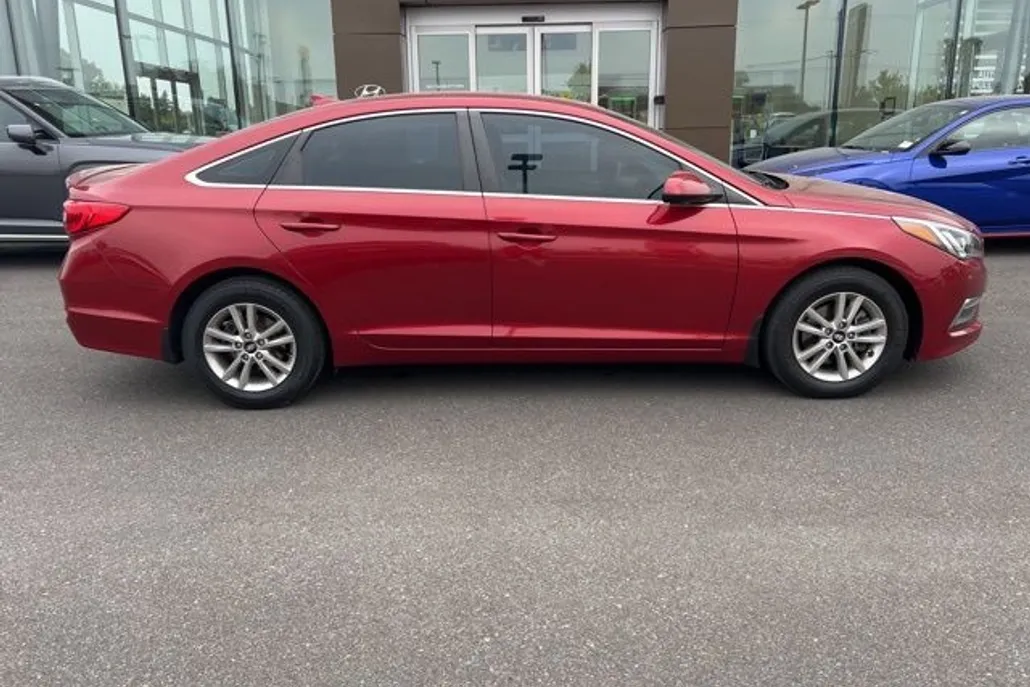 2015 Hyundai Sonata SE photo 1