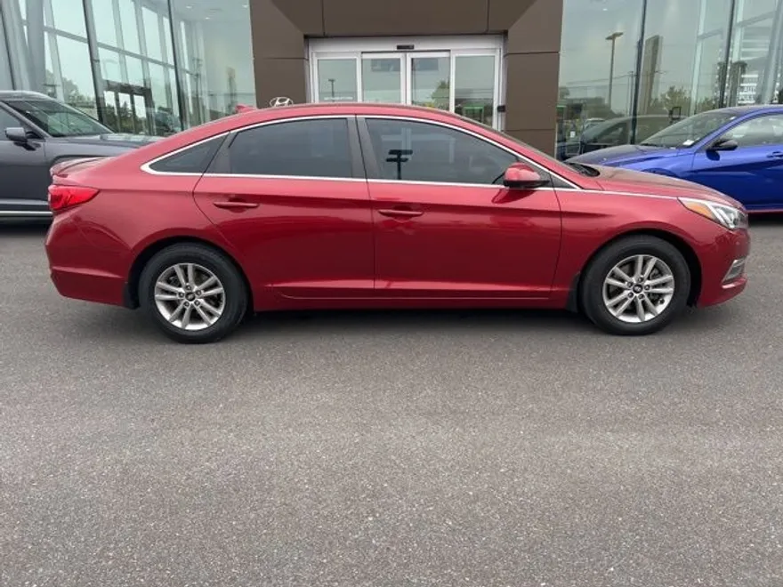 2015 Hyundai Sonata SE photo 1