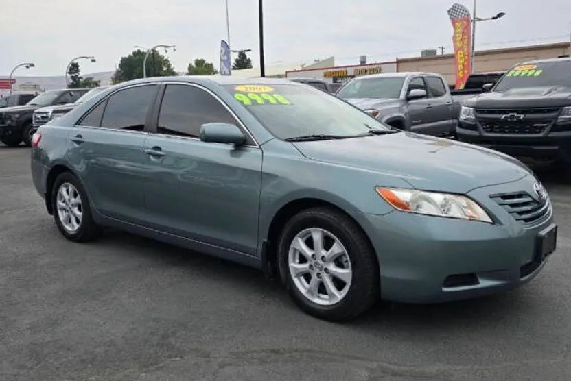 2007 Toyota Camry LE photo 1