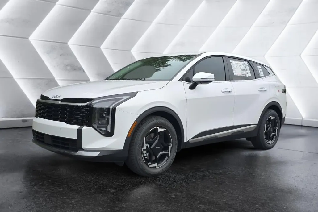2026 Kia Sportage EX photo 1