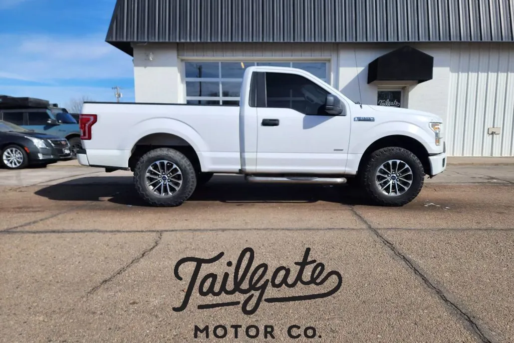 2017 Ford F-150 XLT photo 1