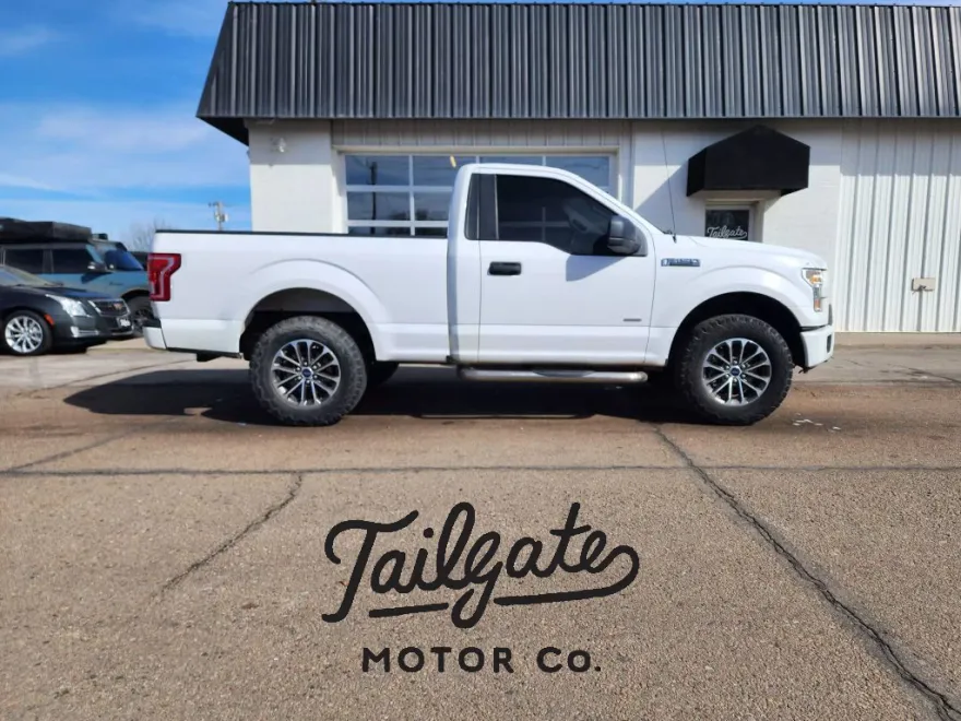 2017 Ford F-150 XLT photo 1