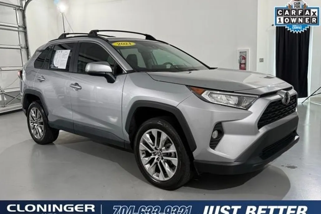2021 Toyota RAV4 XLE Premium photo 1