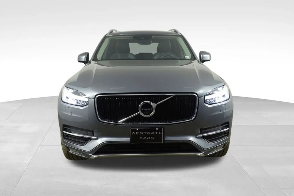 2019 Volvo XC90 T5 Momentum photo 1