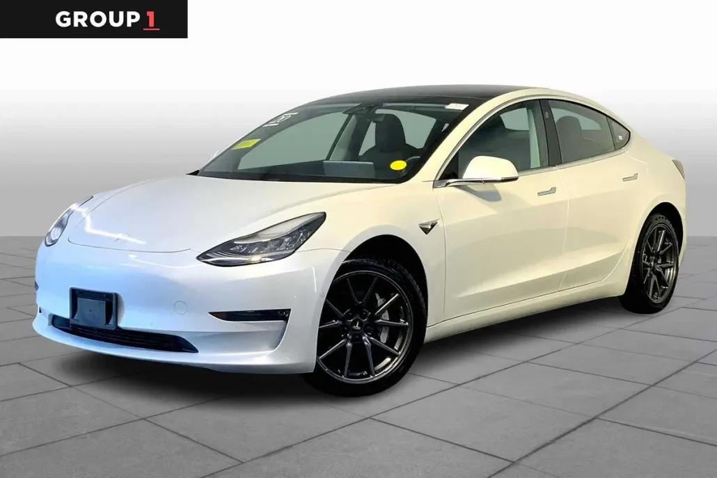 2020 Tesla Model 3 Long Range photo 1