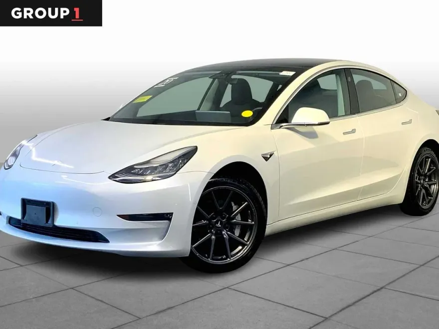 2020 Tesla Model 3 Long Range photo 1