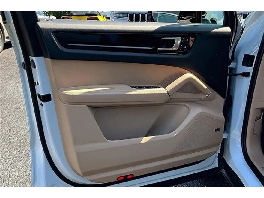 2023 Porsche Cayenne Platinum Edition photo 47