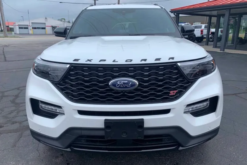 2024 Ford Explorer ST photo 1
