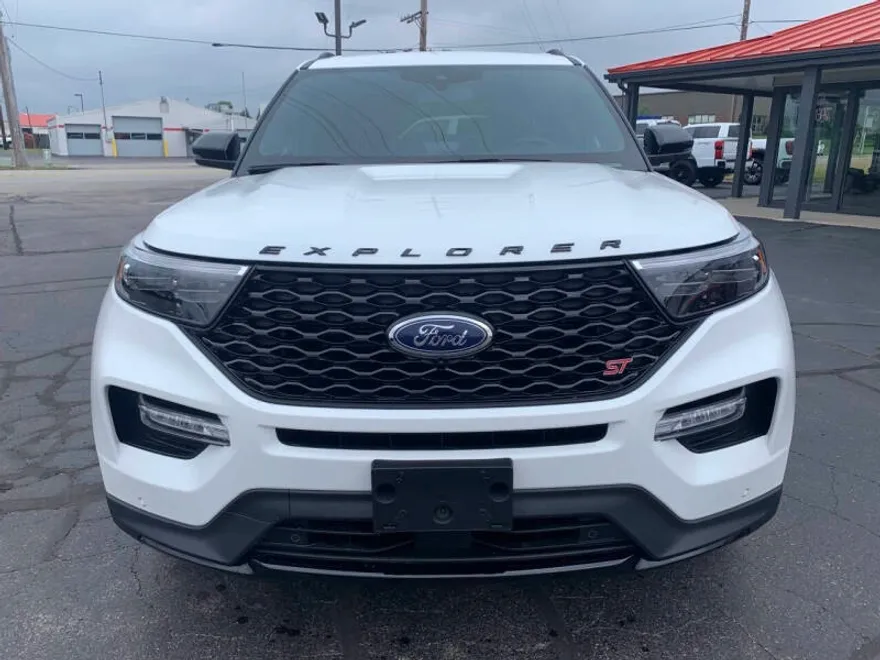 2024 Ford Explorer ST photo 1