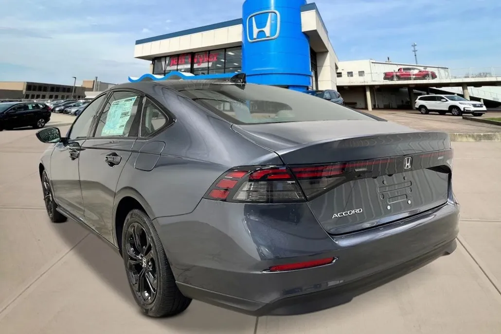 2025 Honda Accord SE photo 1