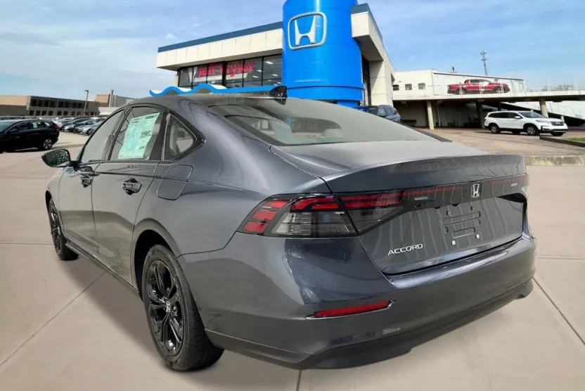 2025 Honda Accord SE photo 1