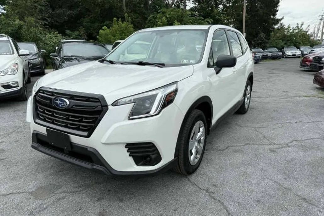 2023 Subaru Forester Base photo 1
