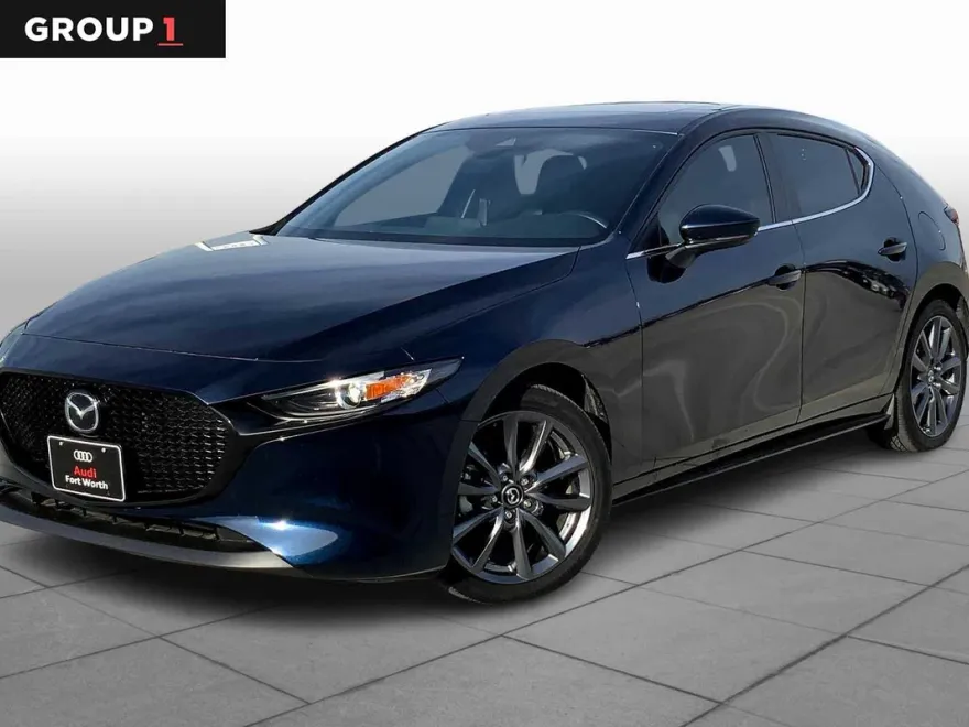 2022 Mazda Mazda3 Preferred Hatchback photo 1