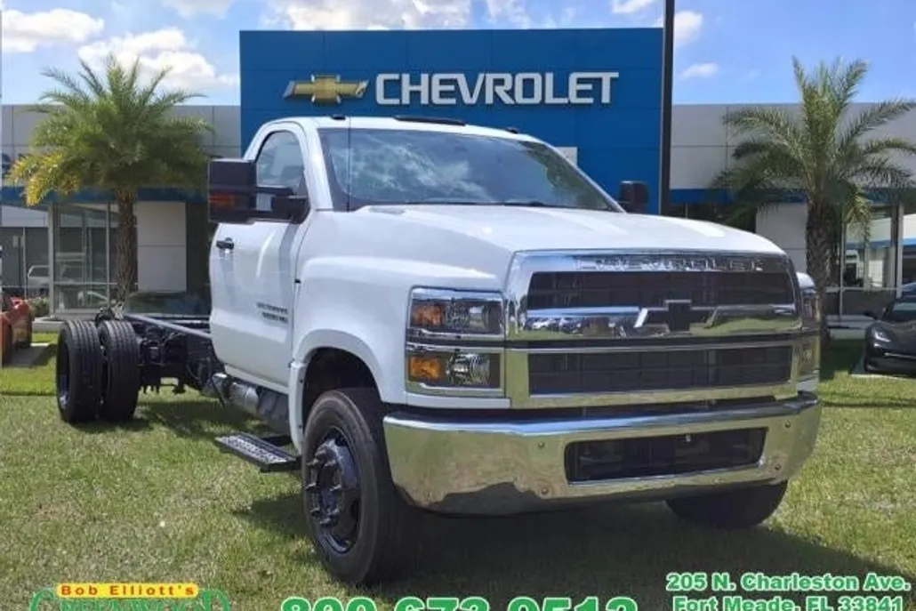 2024 Chevrolet Silverado 5500HD Work Truck photo 1