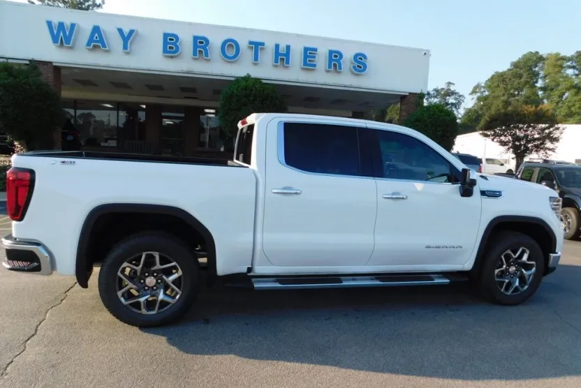 2026 Gmc Sierra 1500 SLT photo 1