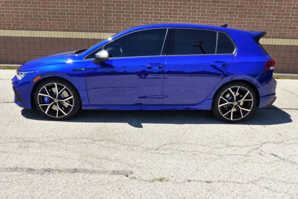 2023 Volkswagen Golf R 4Motion photo 1