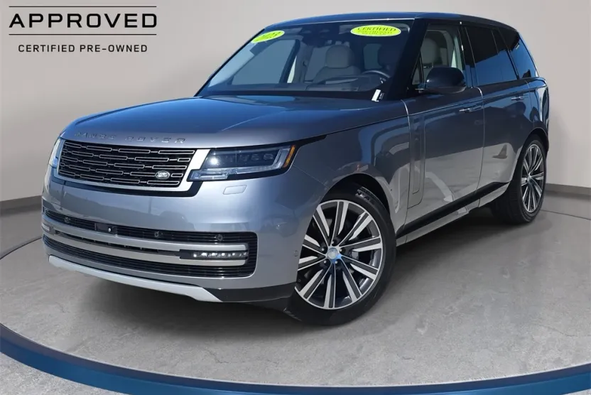 2023 Land Rover Range Rover SE photo 1