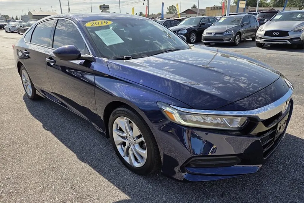 2019 Honda Accord LX photo 1