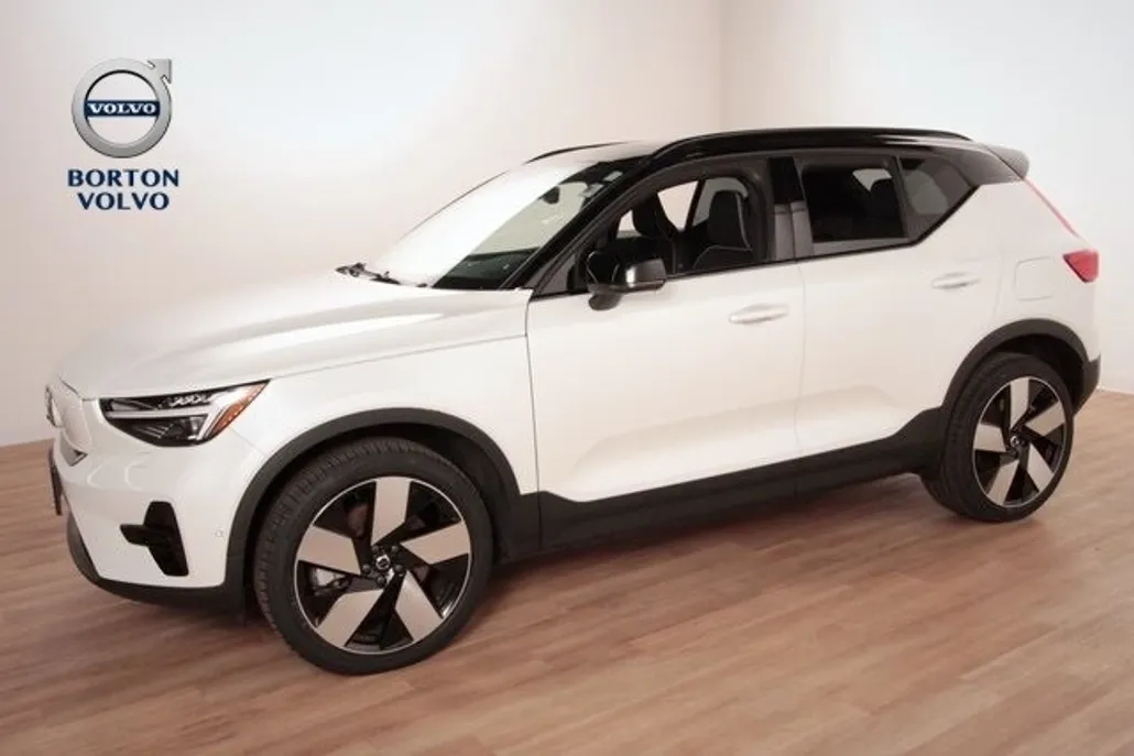 2023 Volvo XC40 Recharge Ultimate photo 1