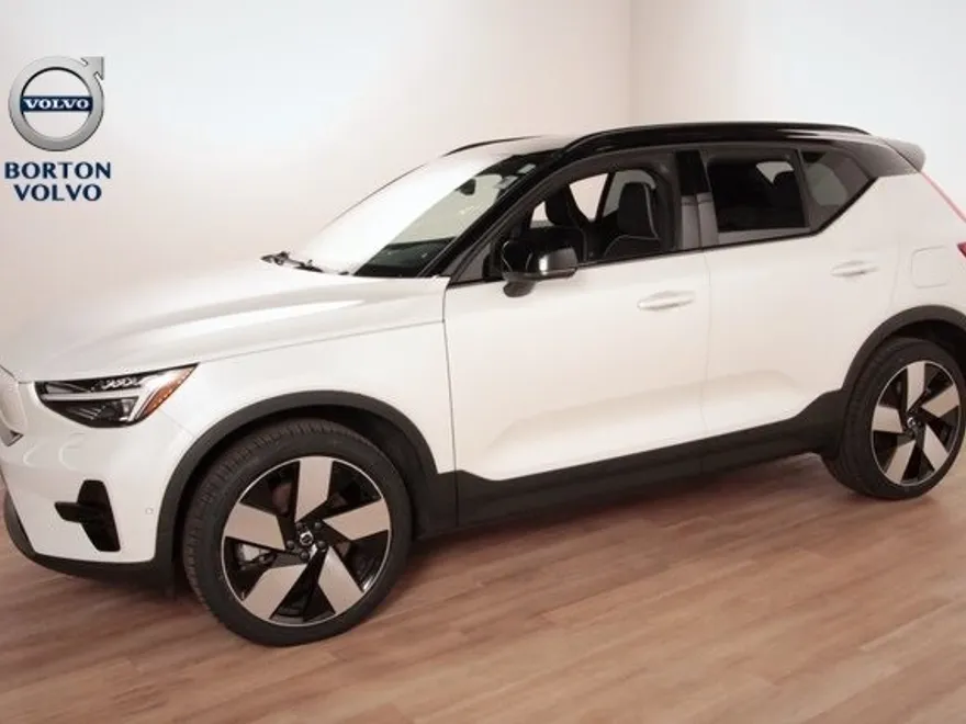 2023 Volvo XC40 Recharge Ultimate photo 1