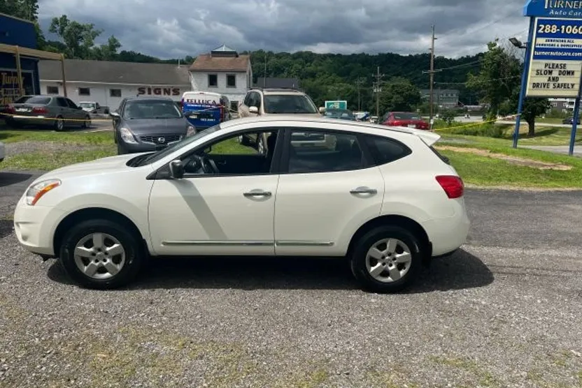 2011 Nissan Rogue photo 1