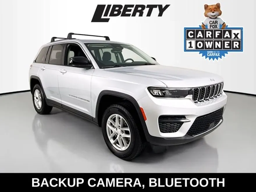 2023 Jeep Grand Cherokee Laredo photo 1