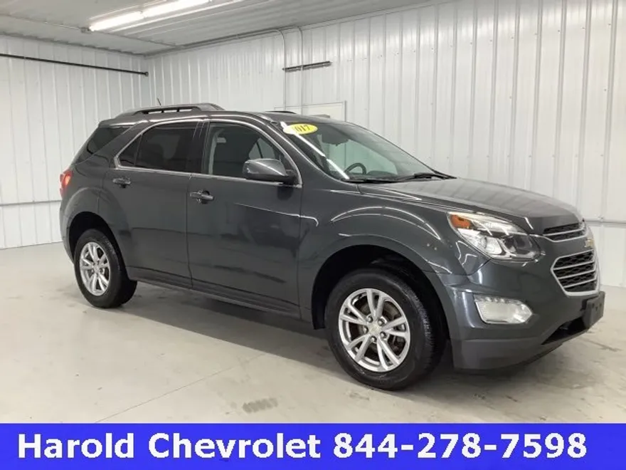 2017 Chevrolet Equinox LT photo 1
