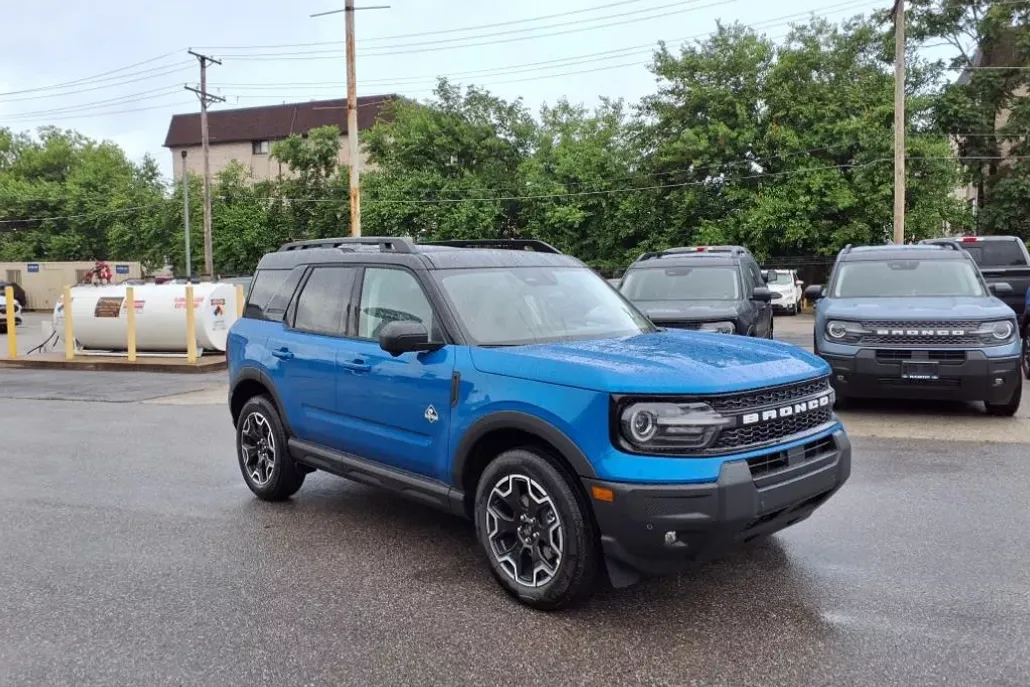 2025 Ford Bronco Sport Outer Banks photo 1