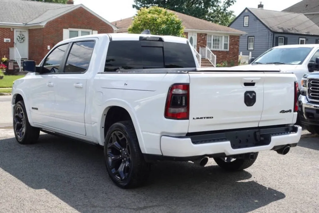 2022 Ram 1500 Limited photo 1