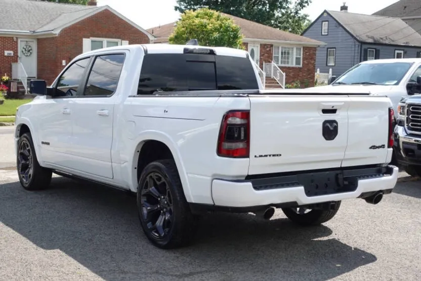 2022 Ram 1500 Limited photo 1