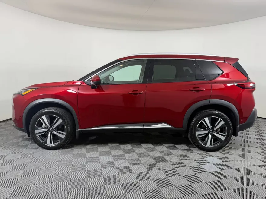2022 Nissan Rogue SL photo 1