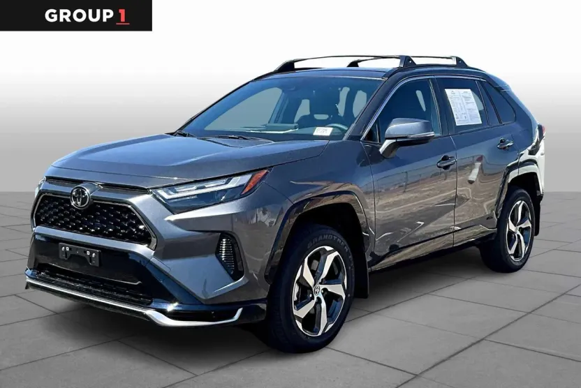 2025 Toyota RAV4 Hybrid SE photo 1