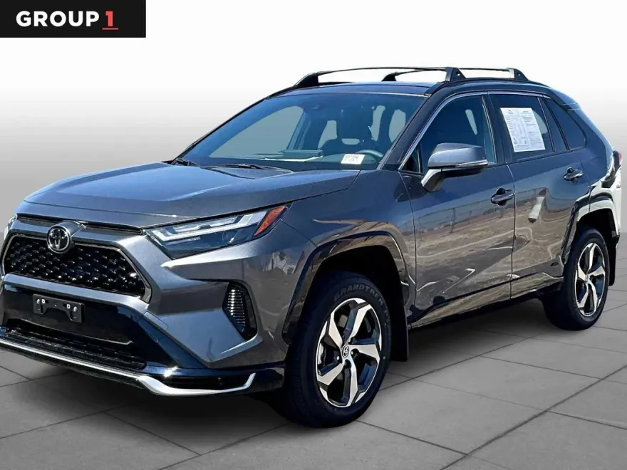 2025 Toyota RAV4 Hybrid SE photo 1