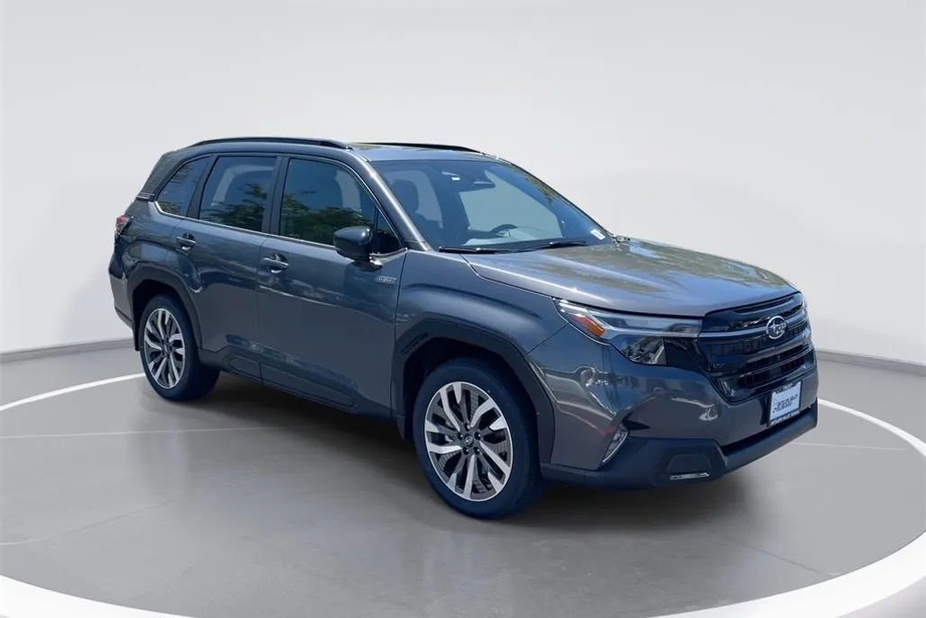 2025 Subaru Forester Touring photo 1