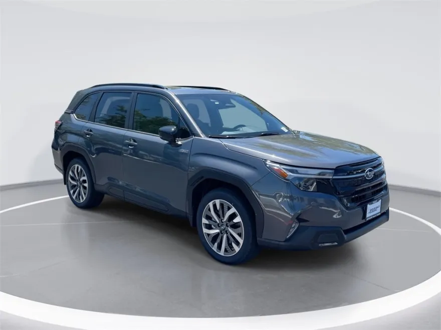 2025 Subaru Forester Touring photo 1
