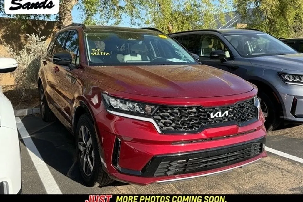 2023 Kia Sorento S photo 1