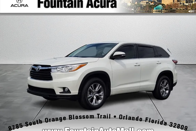 2016 Toyota Highlander LE Plus photo 1