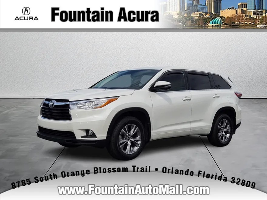 2016 Toyota Highlander LE Plus photo 1