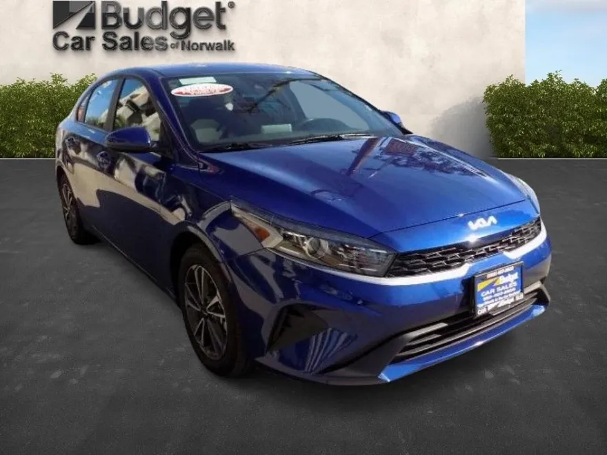 2024 Kia Forte LXS photo 1